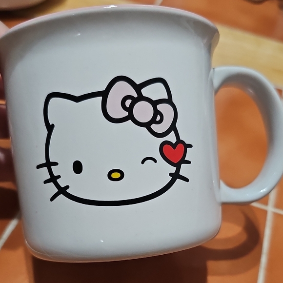 Hello Kitty Winking Mug - Picture 1 of 3